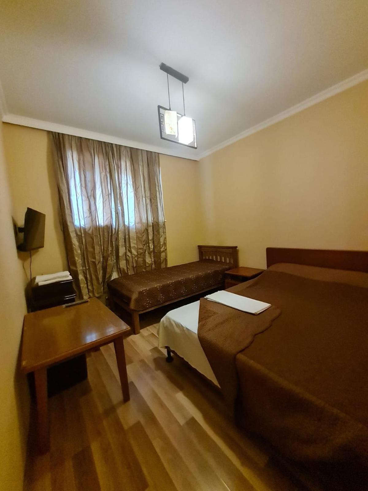 Piano Hotel Tbilisi Esterno foto