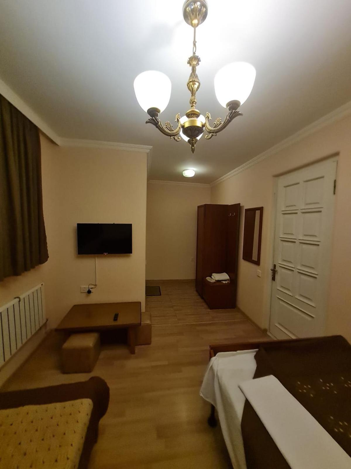 Piano Hotel Tbilisi Esterno foto